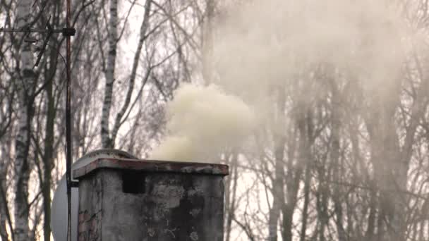 Kouř Stoupá Komína Znečištění Ovzduší Uhd 50P Filmové Close — Stock video