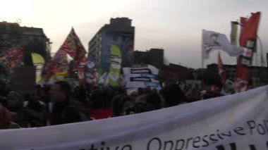 Katowice, Polonya - 08 Aralık 2018: İklim değişikliği protesto. Eylemciler temiz, Cop24, çevre dostu enerji savunucusu. 4 k elden vurdu.