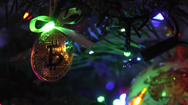 クリスマス ツリーにビットコイン クリスマス Uhd クローズ アップ — ストック動画