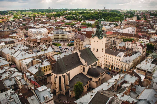 Αεροφωτογραφία Του Βασιλική Καθεδρικό Ναό Της Κοιμήσεως Της Θεοτόκου Λβιβ — Φωτογραφία Αρχείου