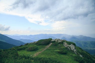 manzara görünümünü büyüleyici dağ Smotrych, Karpat Dağları, Ukrayna