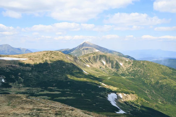 Scenic View Mountain Hoverla Covered Snow Carpathians Ukraine — Stock Photo, Image