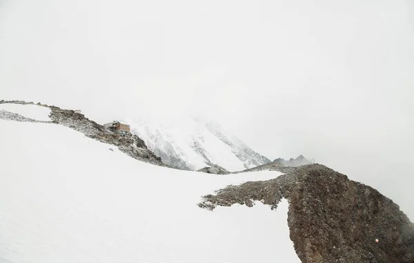 Туманний Гори Монблан Шамоні Альп — стокове фото