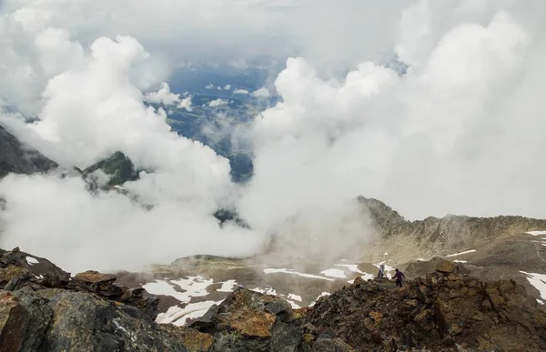 万宝龙的雾蒙蒙的山脉 夏莫尼阿尔卑斯山 — 图库照片