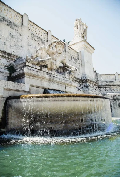 Trevi Çeşmesi Gündüz Roma Talya Görünümünü — Stok fotoğraf