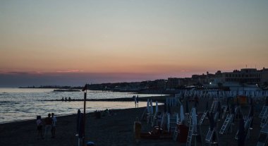 Ostia, sahilde günbatımı arka plan, Roma görünümünü