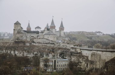 sonbahar sezonu, Kamyanets-Podilskiy Kalesi'nin görünümü