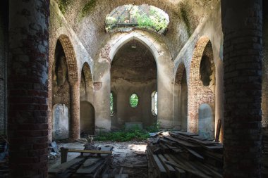 Gündüz, Lviv, içinde kale Harabeleri