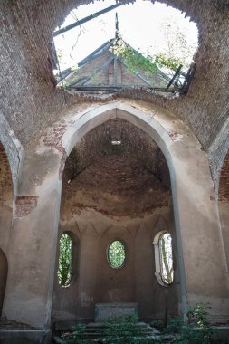 Gündüz, Lviv, içinde kale Harabeleri