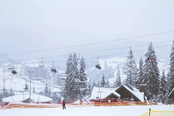 Ski Resort Och Linbana Vid Yaremche Ukraina — Stockfoto
