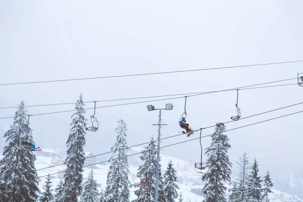 Ski Resort Och Linbana Vid Yaremche Ukraina — Stockfoto