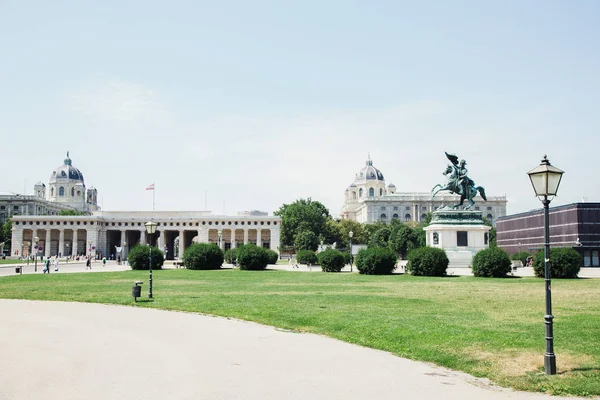 Vista Parque Com Arquitetura Envelhecida Viena — Fotografia de Stock