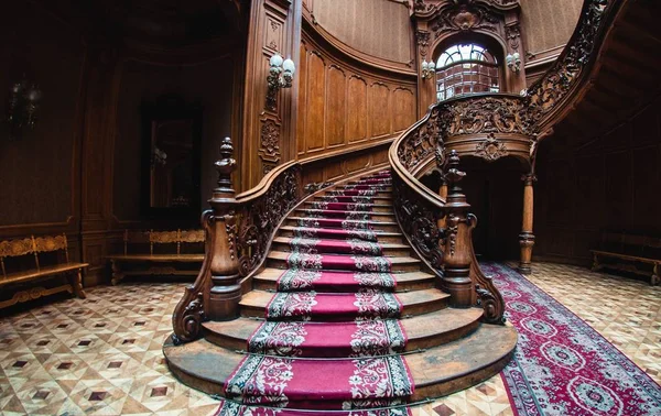 Vista Interior Escaleras Madera Envejecida Edificio Antiguo Lviv Ucrania —  Fotos de Stock