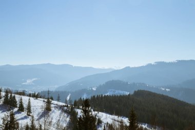 kış sezonu, Yaremche Dağları'nın doğal görünümü