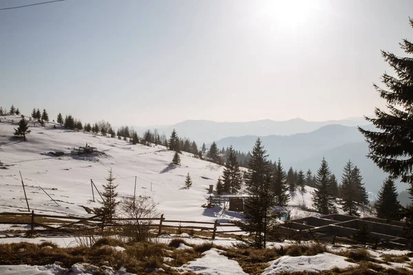 Vista Las Colinas Cubiertas Nieve Durante Día Verhovyna — Foto de Stock