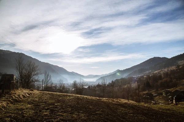 Vista Aérea Kryvorivnya Pueblo Niebla Ucrania — Foto de Stock