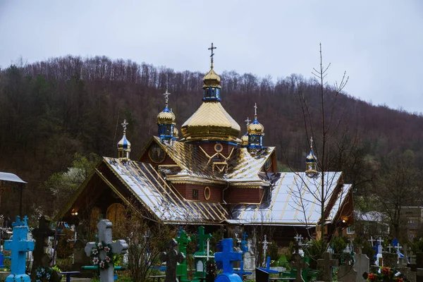 Maliy Rojyn Köyünde Kilise Mezarlık Görünümü Ukrayna — Stok fotoğraf