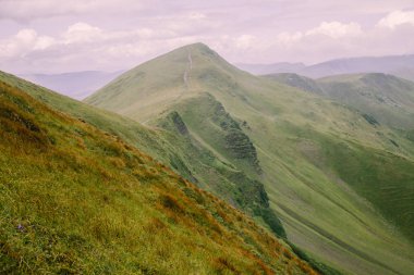 gündüz Blyznytsya Dağı görünümü, Kvasy, Ukrayna 
