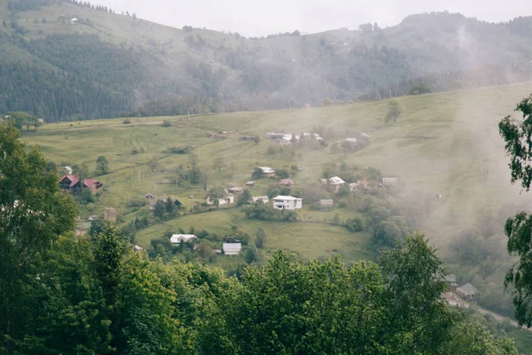 Natuurlijk Landschap Met Mist Wolken Karpaten Oekraïne — Stockfoto
