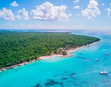 Saona Adası Punta Cana, Dominik Cumhuriyeti için hava dron görünümü