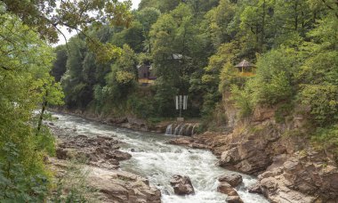 Dağ nehirleri temiz su kaynağıdır..