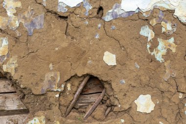 Kırsal alanda inşa edilmiş eski ahşap bir evin bir unsuru.