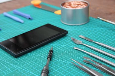 aracı ile telefonunuzu onarmak