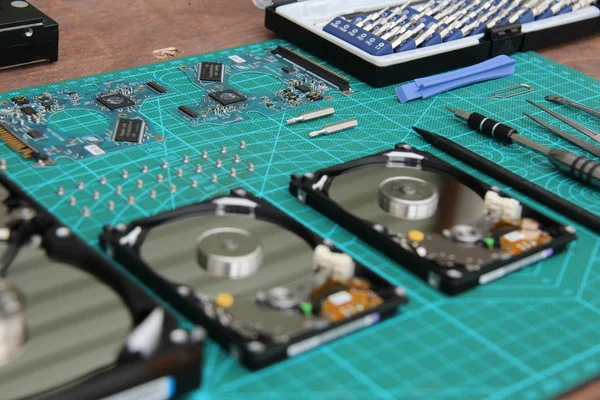 Hard Drive Disassembled Table Tools — Stock Photo, Image