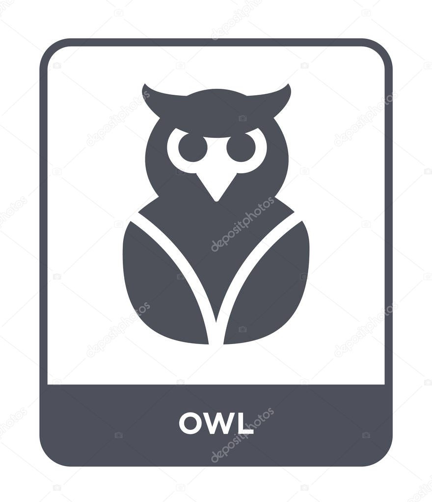 Owl icon in trendy design style. owl icon isolated on white background. owl vector icon simple and modern flat symbol for web site, mobile, logo, app, UI. owl icon vector illustration, EPS10.