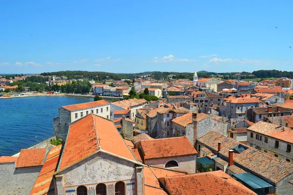 Panorama Van Stad Porec Pannendaken Zeekust Lichte Huizen Italiaanse Stijl — Stockfoto