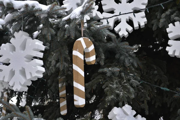 White Snowflakes Candies Branches Christmas Tree Closeup — Stock Photo, Image