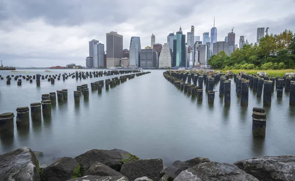 Манхеттен Нью-Йорк горизонт видно з Брукліні-Image — стокове фото
