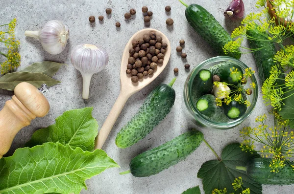 Ingredients for pickling cucumbers — Stock Photo, Image