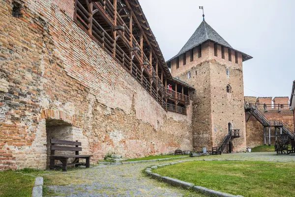 Ucrânia Lutsk Agosto 2020 Famoso Castelo Lutsk Sobre Céu Nublado — Fotografia de Stock