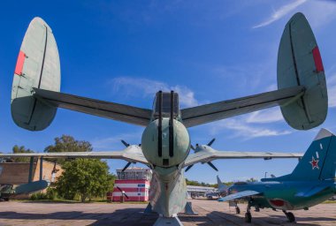 Kiev, Ukrayna - 29 Ağustos 2020. Beriev Be-6 uçağının Ukrayna Havacılık Müzesi kuyruk bölümü Sovyet Beriev OKB tarafından üretilen bir uçan tekne..