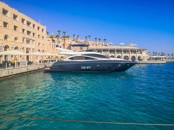 Ägypten Hurghada August 2020 Kristallklares Azurblaues Wasser Resort Mit Weißem — Stockfoto