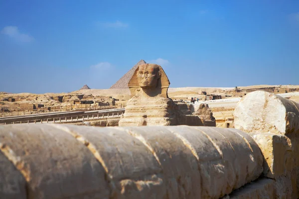 Sfenks Giza Mısır Mavi Gökyüzü Arka Plan Üzerinde Göster — Stok fotoğraf