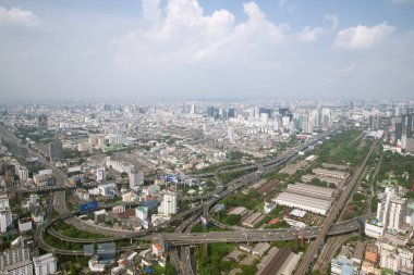 Trafik değişim Bangkok güneşli günde Bayok gökyüzü otelden hava panoram görünüm