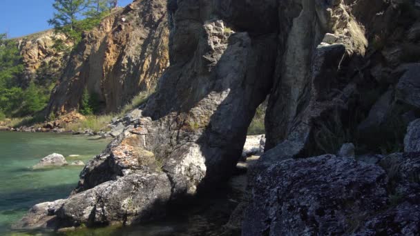 Felsigen Ufern Des Baikalsees Brise Sonniges Wetter — Stockvideo