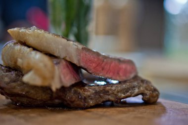 kızarmış biftek mermer sığır eti