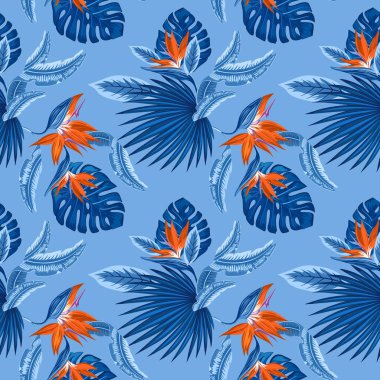 Vektör seamless modeli tropikal mavi palmiye yaprakları, monstera bırakır ve mercan cennet kuşu (STERLİÇYA) plumeria bir ışık çiçeklerin arka plan mavi. Duvar kağıdı eğilim tasarım.