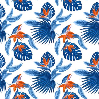Vektör seamless modeli tropikal mavi palmiye yaprakları, monstera bırakır ve mercan cennet kuşu (STERLİÇYA) plumeria bir ışık çiçeklerin arka plan mavi. Duvar kağıdı eğilim tasarım.