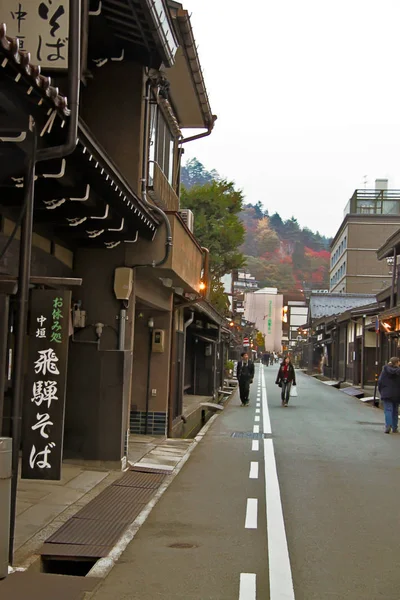 日本高山 2010 高山狭窄街道上的商店 — 图库照片