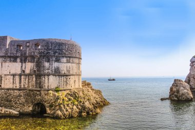 Adriyatik Denizi 'ne bakan Dubrovnik kıyıları