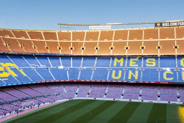 Barcelona - Aralık 2018: Camp Nou içinde - ev Fc Barcelona İspanya ve Avrupa'nın en büyük stadyum ve dünyanın üçüncü büyük futbol stadyumu stadyumudur. 1957 yılında inşa edilmiş.