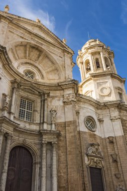 Cephe Cadiz Katedrali. 1722 ve 1838 arasında inşa edilmiş.