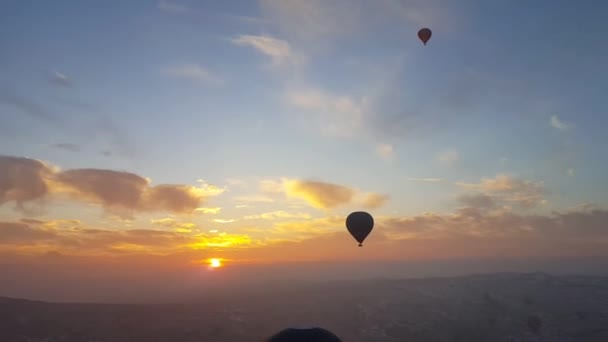 Kappadokien Heißluftballon Hoch Himmel Bei Tagesanbruch Dezember — Stockvideo