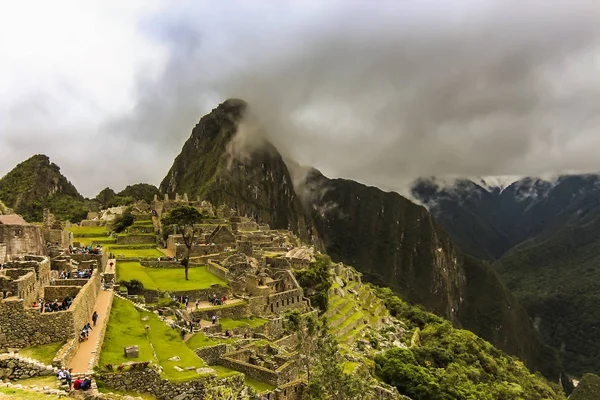 Vue aérienne des principales ruines de la citadelle du Machu Picchu — Photo