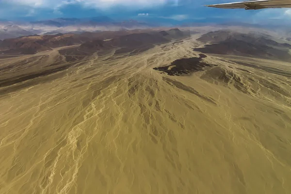 Nazca Çölü'nün dağlık arazisi manzarası