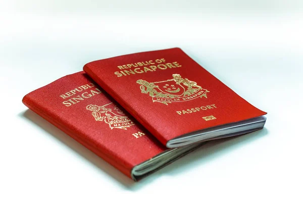 Singapur pasaportu 189 ülkeye varışta vizesiz veya vizesiz dünyanın en güçlü pasaportu arasında yer alıyor